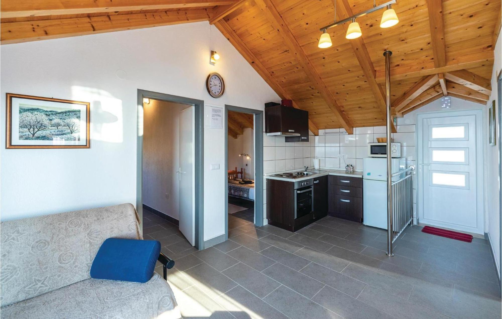 4 Bedroom Gorgeous Home In Prigradica Exterior photo
