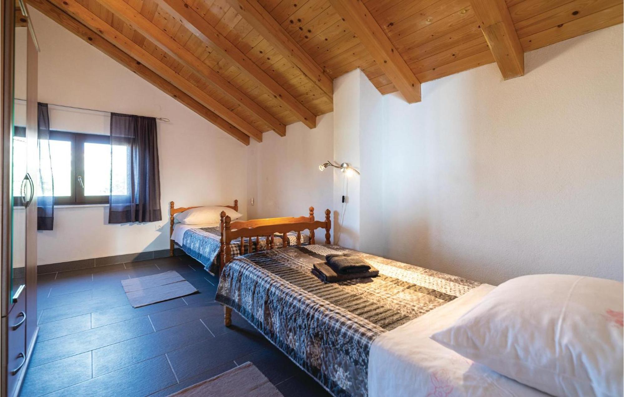 4 Bedroom Gorgeous Home In Prigradica Exterior photo