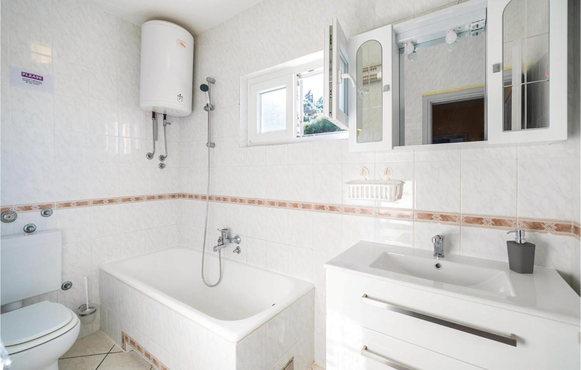 4 Bedroom Gorgeous Home In Prigradica Exterior photo